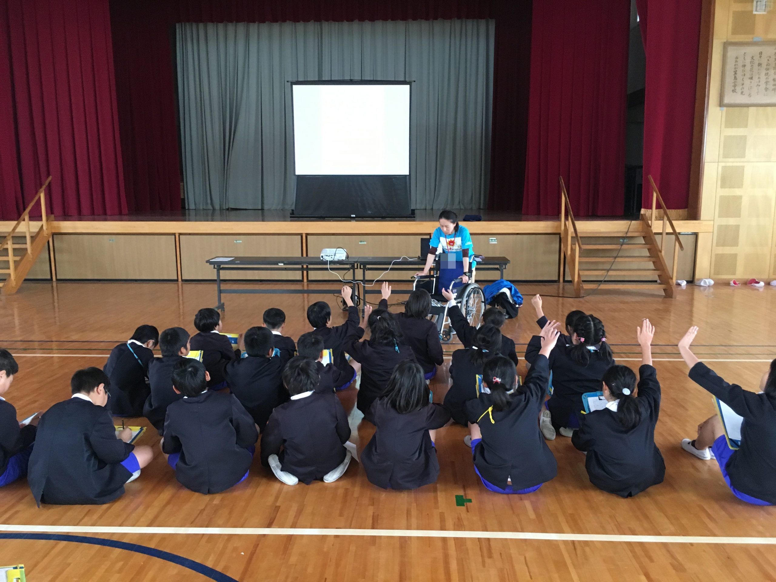 箕島小学校４年生が、車いす体験を行いました!!
