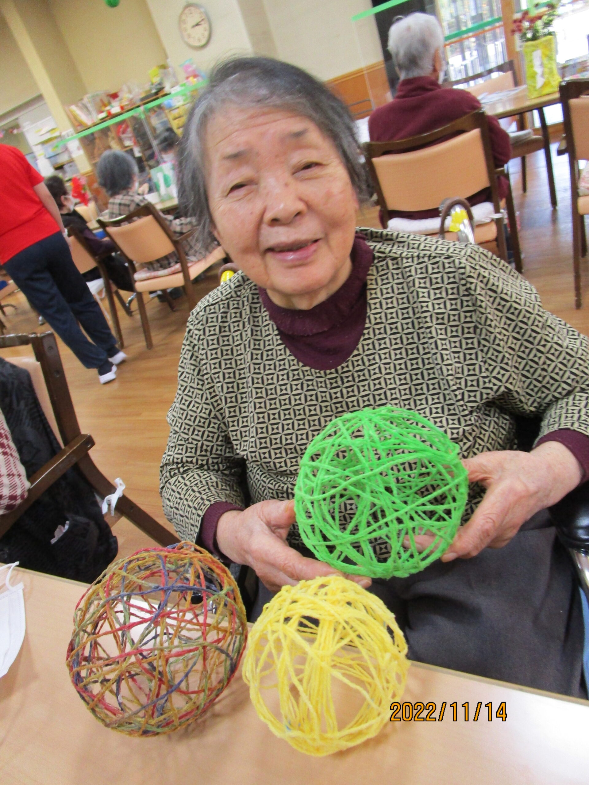 毛糸を使ったアート作品作り