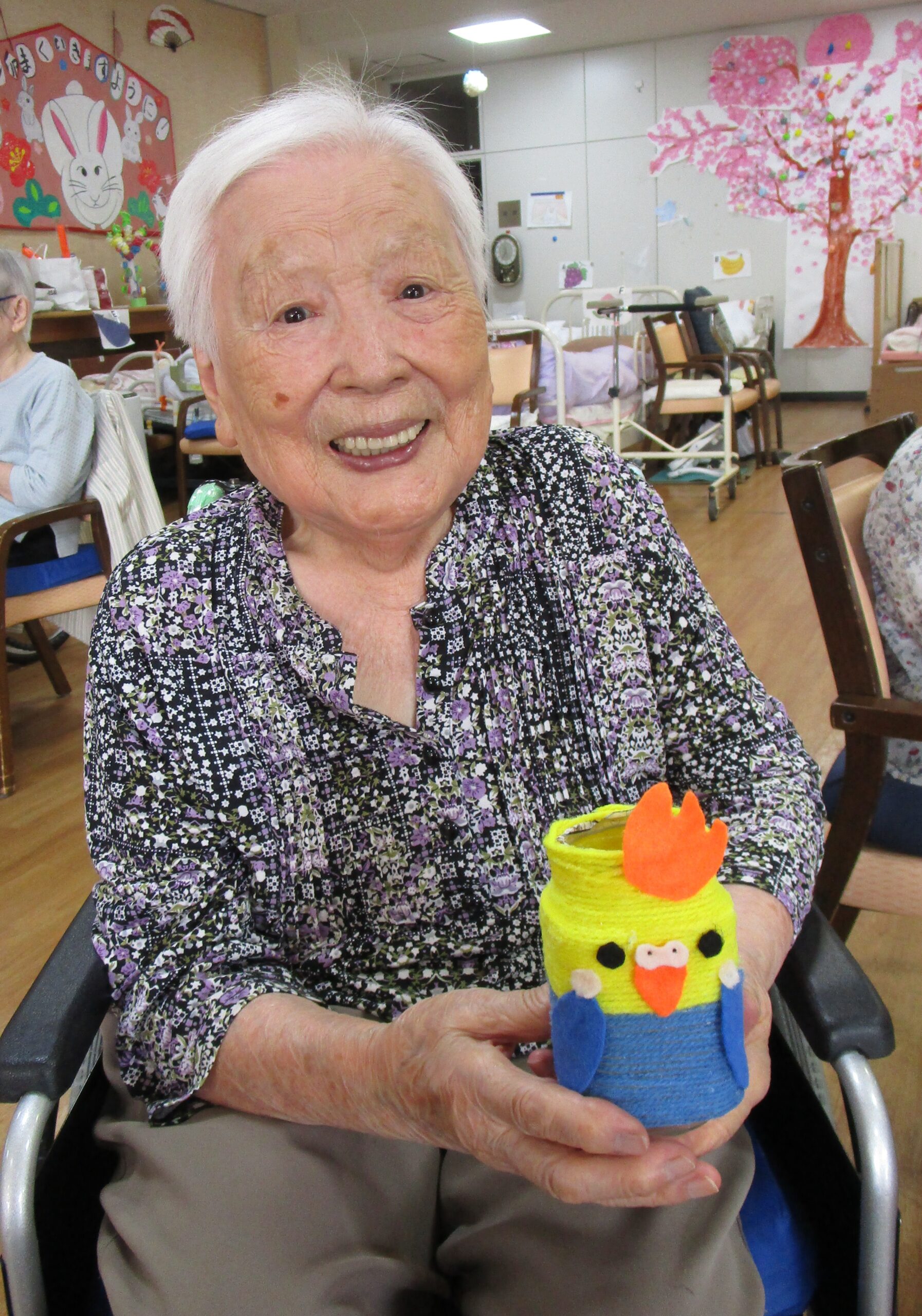 毛糸を使ってペン立て作りをしたよ～🖊