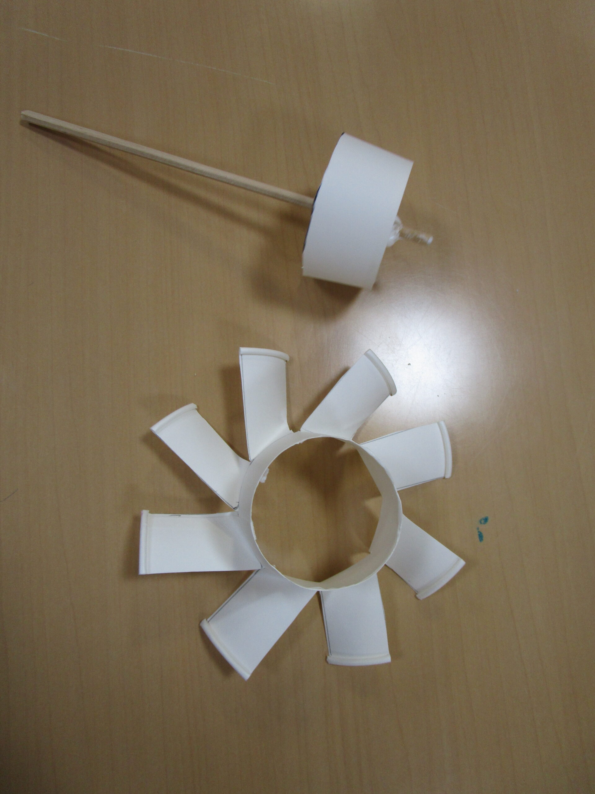 紙コップで竹とんぼを作ろう！